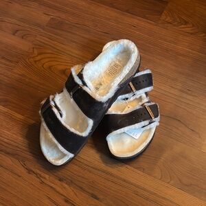 NWB Men's Dark Brown Shearling Birkenstock Sandals Size 10M Or 43.